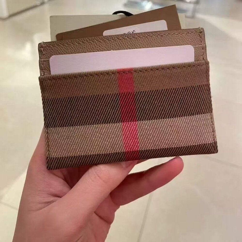 NEW BURBERRY Authentic house check Card Case